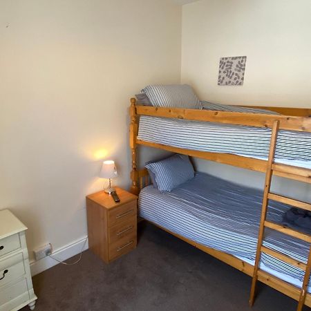 Parasol Weston Guest House Chambre photo
