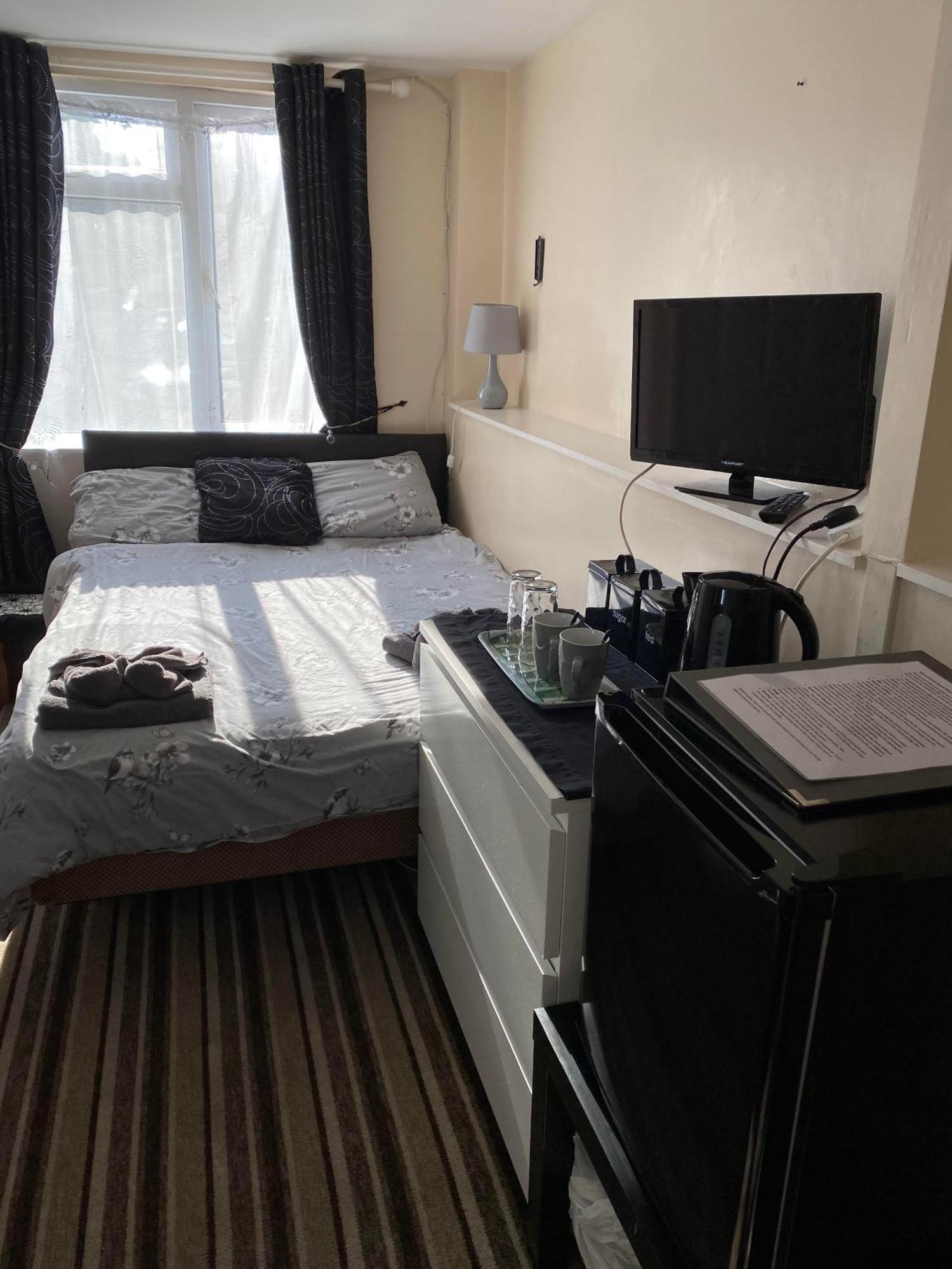 Parasol Weston Guest House Chambre photo