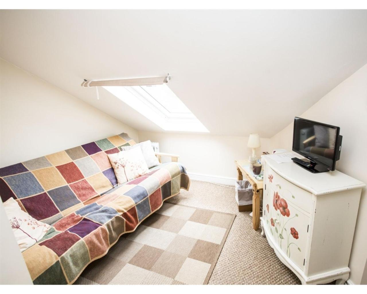 Parasol Weston Guest House Chambre photo
