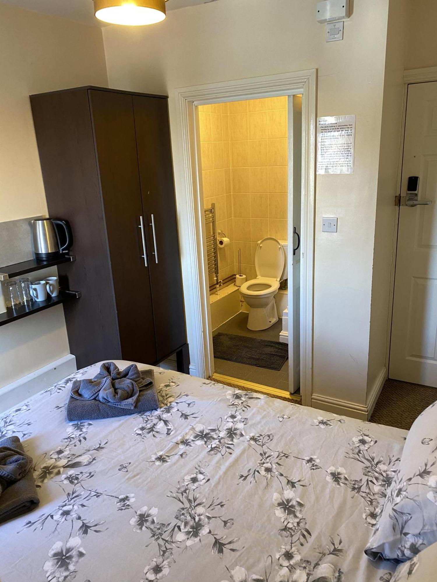 Parasol Weston Guest House Chambre photo