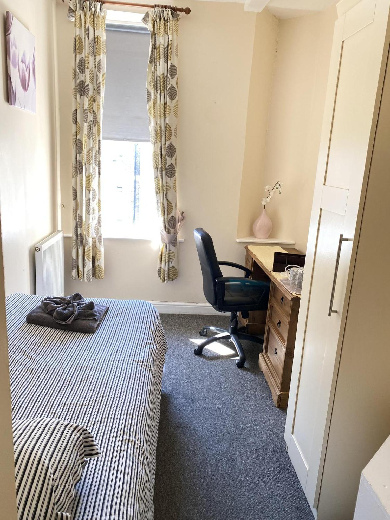 Parasol Weston Guest House Chambre photo