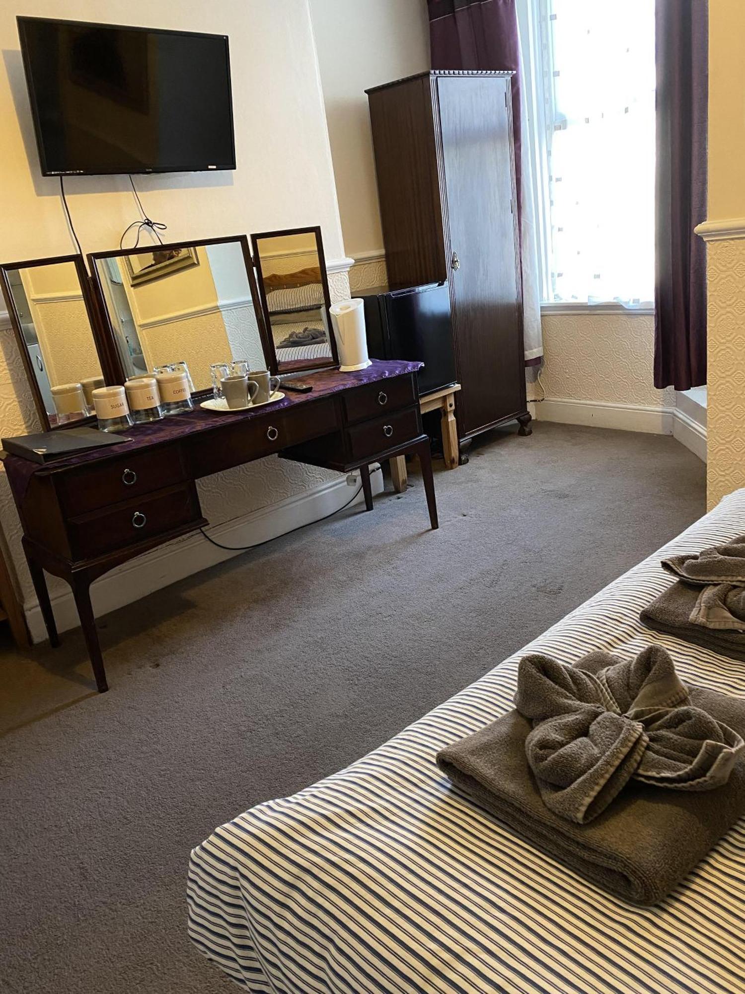 Parasol Weston Guest House Chambre photo