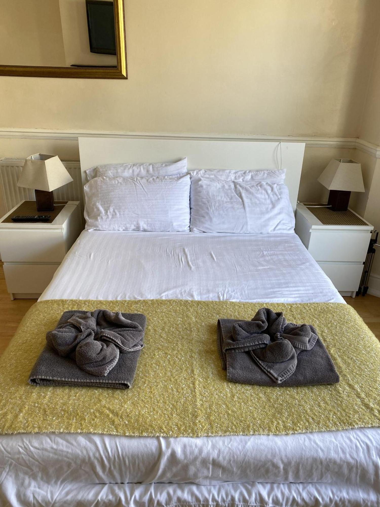 Parasol Weston Guest House Chambre photo