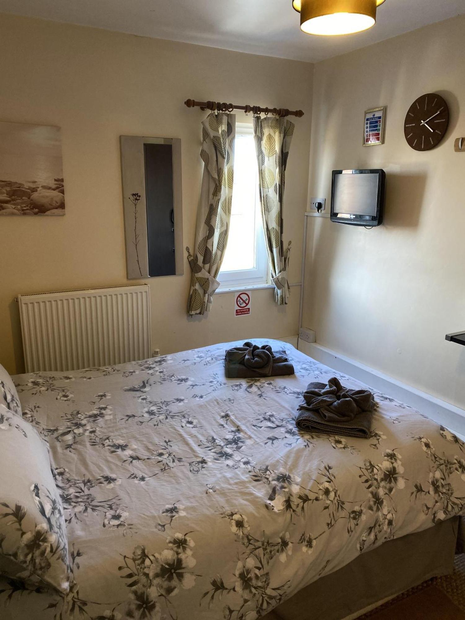 Parasol Weston Guest House Chambre photo